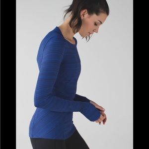 Lululemon Kanto Catch Me Sapphire Blue Black stipe size 4 long sleeves